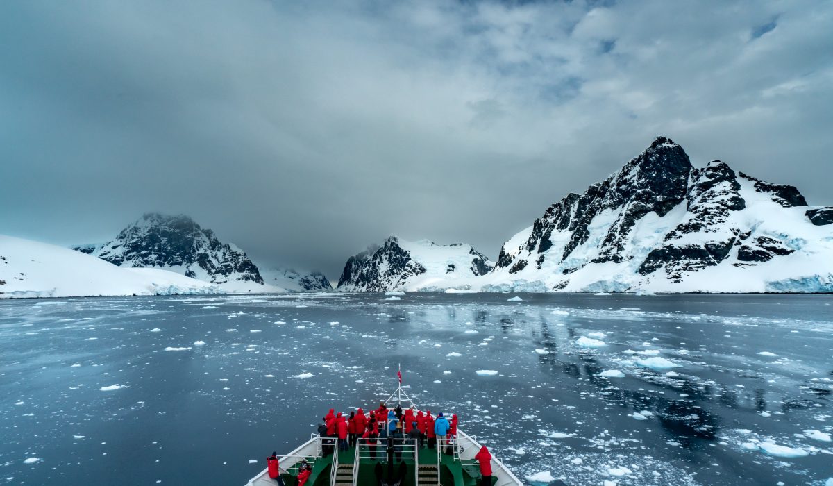 Does ship size matter on an Antarctic cruise? Swoop Antarctica Blog